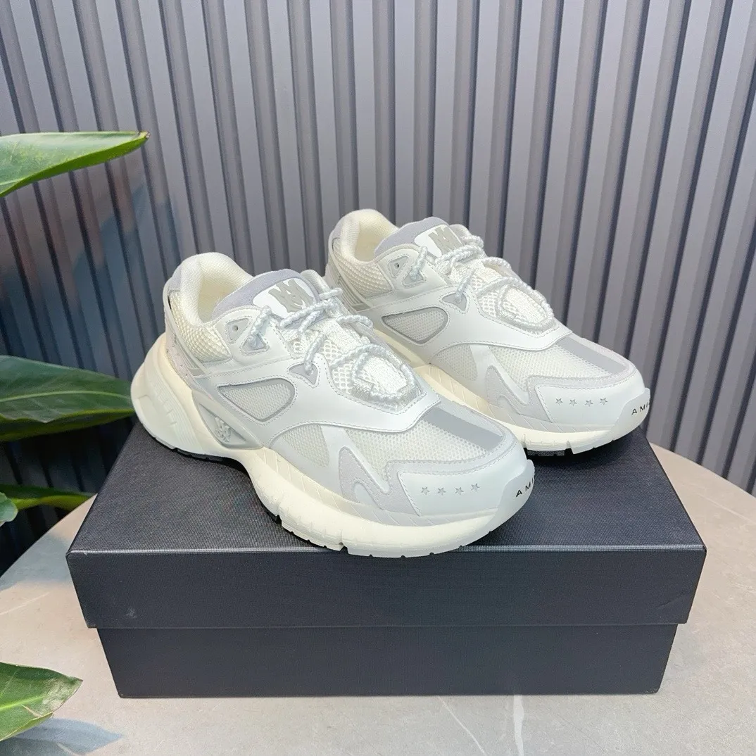 [AMIRI Amir] P: 760💰Size for couples: Female 35-40; Male 39-44; (Customized at 45.46) AMIRI Amir New Autumn and Winter Products New Autumn Latest Catwalk Couple Color Block Bread Casual Sports Shoes Series 〰 Casual fashion style full of details New generation of bone shoes popular classic upgrades Super comfortable and super popular! AUTRY is an exclusive version of AUTRY couple casual shoes from a high street brand in Los Angeles. Many celebrity Internet celebrities have the same style. Chinese new rapper Xiaobai Gali, Wang Yibo, Yang Mi and other Internet celebrity bloggers are competing for their feet. The three-dimensional molded metal logo on the side of the AJ1 shoe is on par with Nike's popular Fog. The heroic value instantly has a bit of punk rock flavor, all showing fashion sense and street style... ▪ Upper: original custom-made cowhide + original custom-made breathable mesh ▪Inner lining: original customized breathable mesh ▪Outsole: original molded two-color TPU rubber combination outsole.